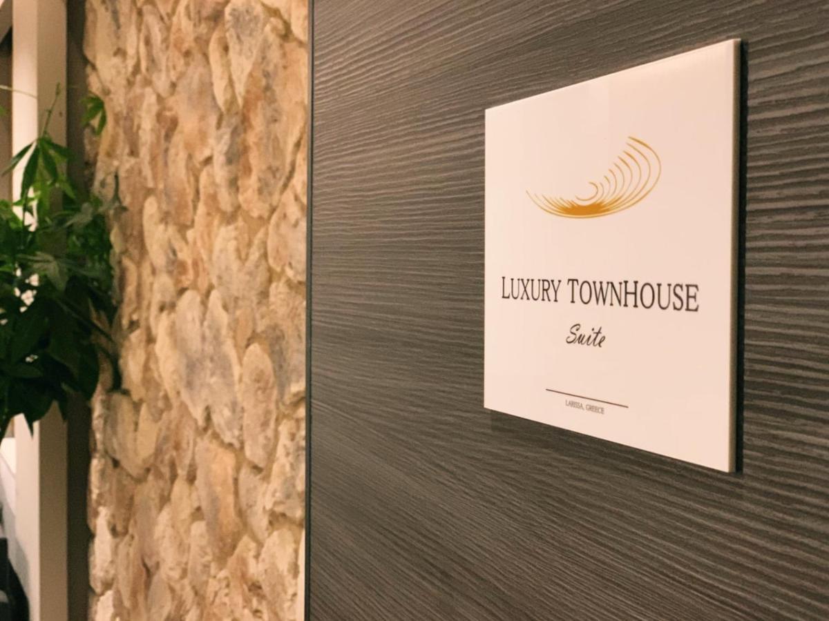Luxury Townhouse Suite Larissa Buitenkant foto
